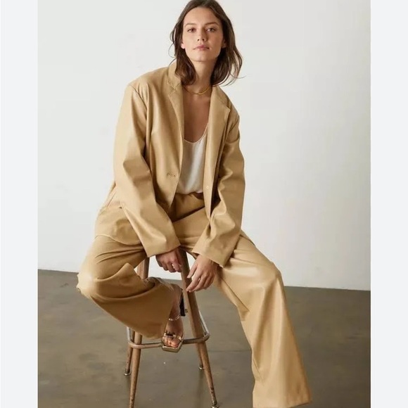 Velvet By Graham and Spencer Camila Jacket Faux Leather Blazer Bisque Sz M NEW